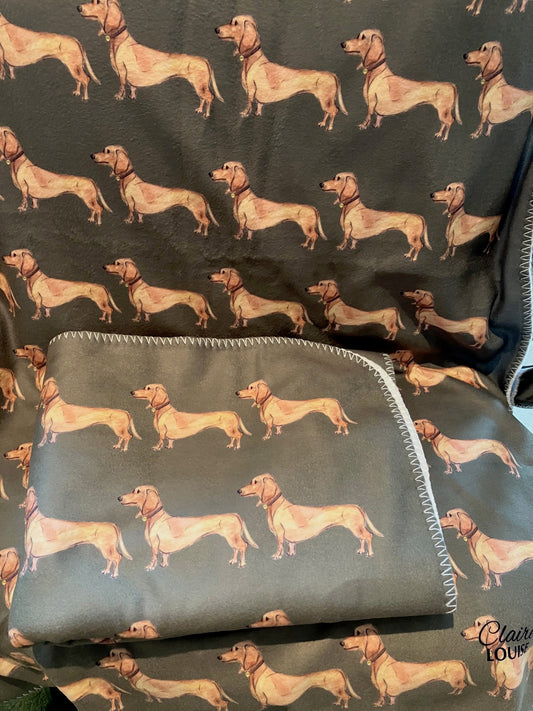 Dachshund Blanket (Olive)